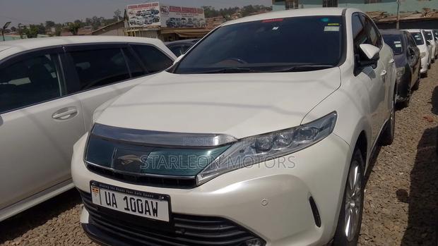 Toyota Harrier 2.0 2017 White
