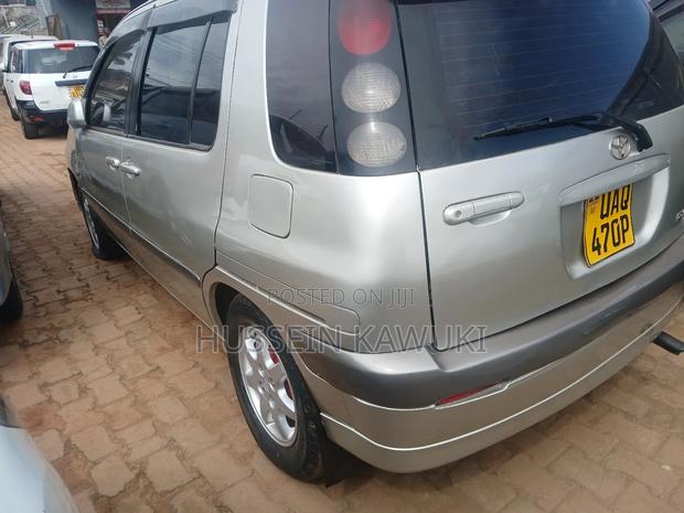 Toyota Raum 1999 Silver