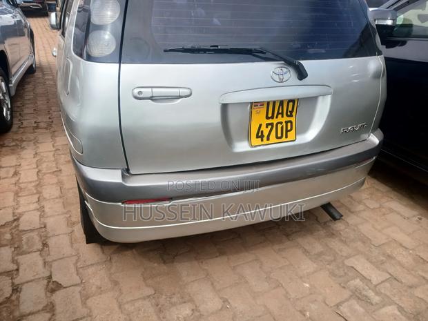 Toyota Raum 1999 Silver
