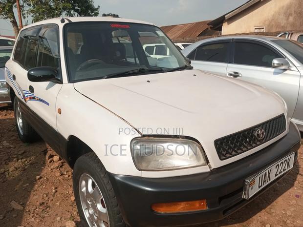 Toyota RAV4 1999 Pearl