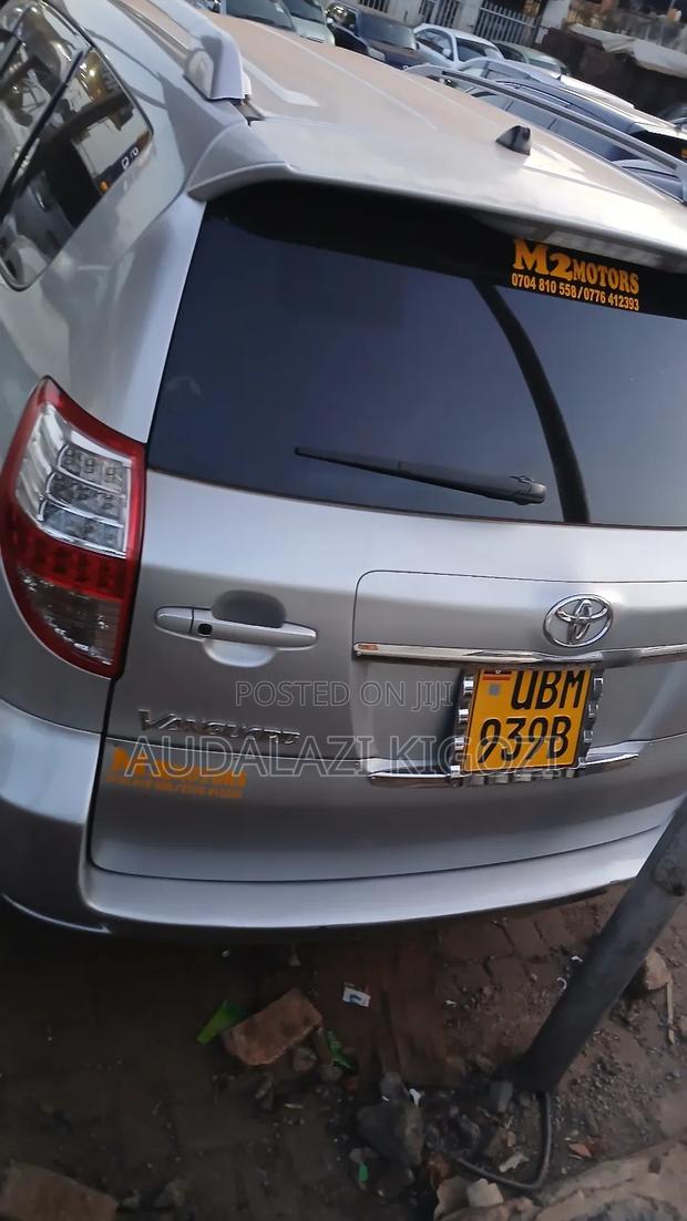 Toyota Vanguard 2009 Silver
