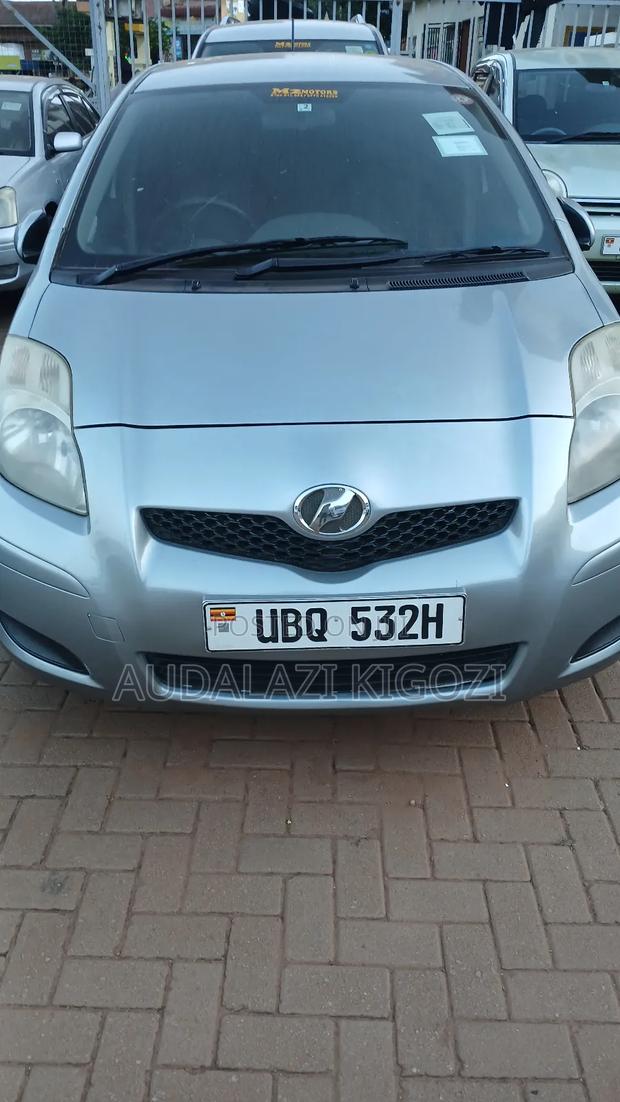 Toyota Vitz 2009 Green