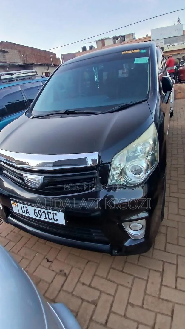 Toyota Noah 2012 Black