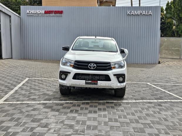 Toyota Hilux 2017 White