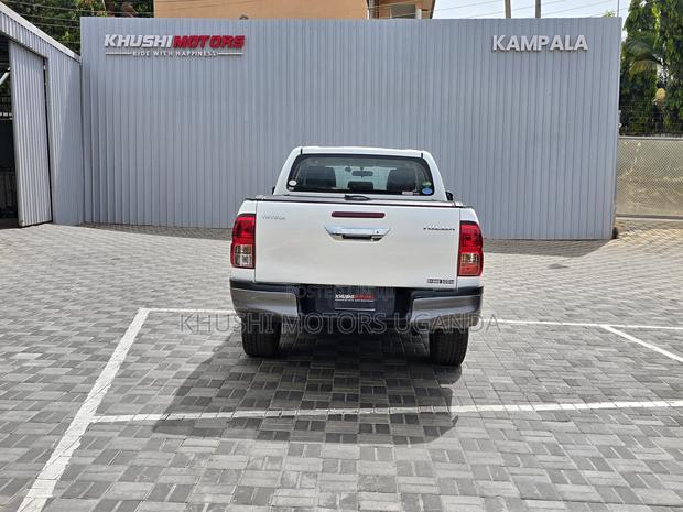 Toyota Hilux 2017 White