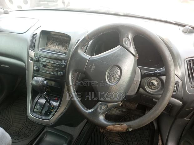 Toyota Harrier 2000 Beige