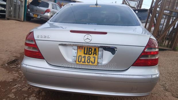 Mercedes-Benz E320 2004 Silver