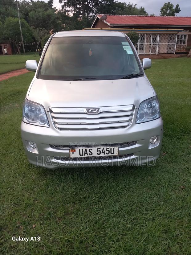 Toyota Noah 2023 Silver