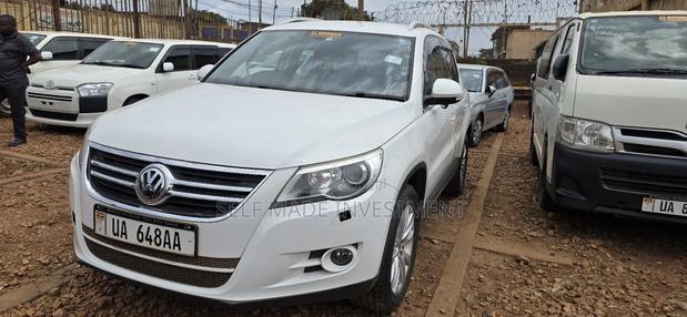 Volkswagen Tiguan 2011 White