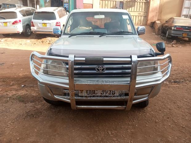 Toyota Land Cruiser Prado 1999 Gray