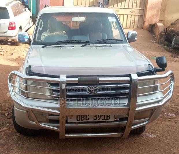Toyota Land Cruiser Prado 1999 Gray