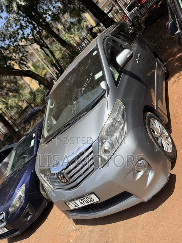 Toyota Alphard 2.4 Petrol FWD 2010 Silver