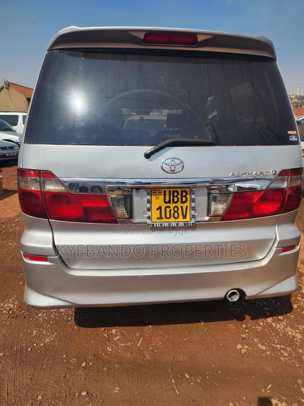 Toyota Alphard 2.4 Petrol AWD 2003 Silver