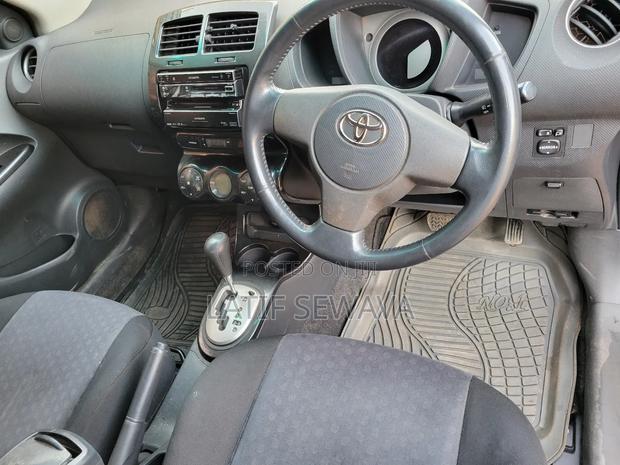 Toyota IST 2010 Black