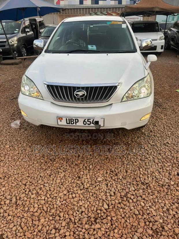 Toyota Harrier 2.4 2012 White