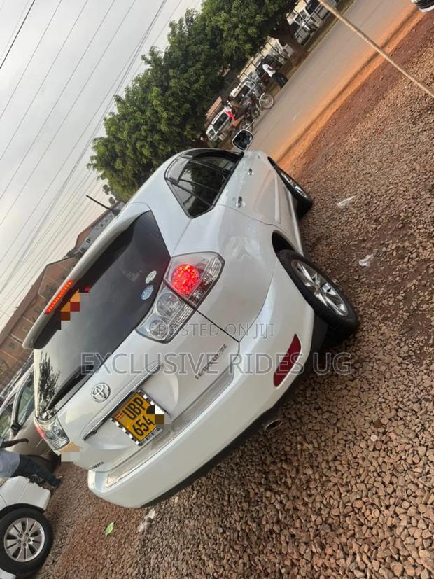 Toyota Harrier 2.4 2012 White