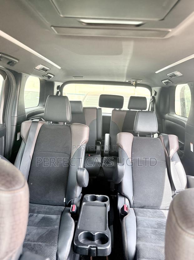 Toyota Alphard 2.5 Petrol AWD 2017 Off white