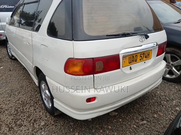 Toyota Ipsum 240i Limited 4WD 2002 White