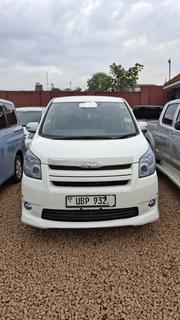 Toyota Noah 2.0 143hp AWD (8 Seater) 2010 White for sale