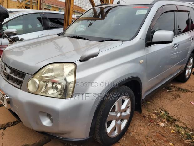 Nissan X-Trail 2.0 Petrol XE 2010 Silver