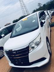 Toyota Noah 2.0 FWD (6 Seater) 2016 White for sale