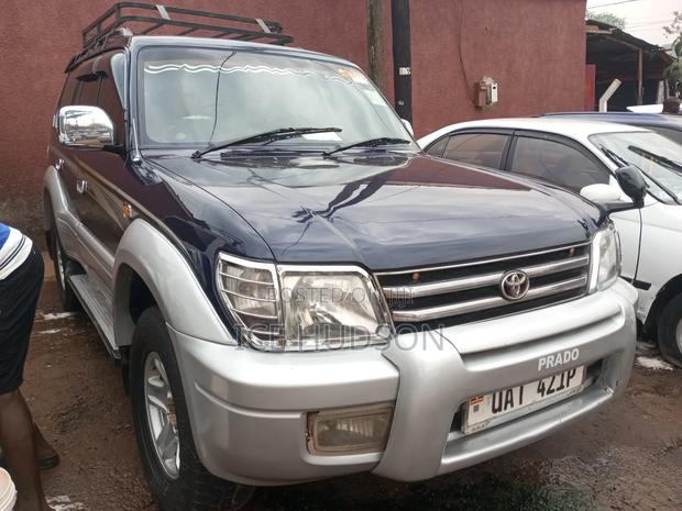 Toyota Land Cruiser Prado 2000 Blue