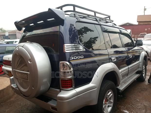 Toyota Land Cruiser Prado 2000 Blue
