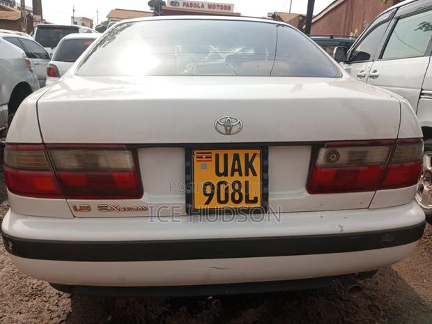 Toyota Corona 1999 Pearl