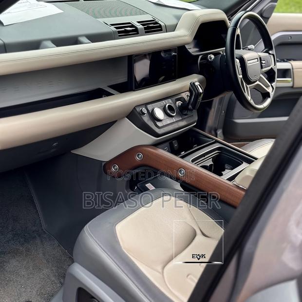 Land Rover Defender 2021 Gray