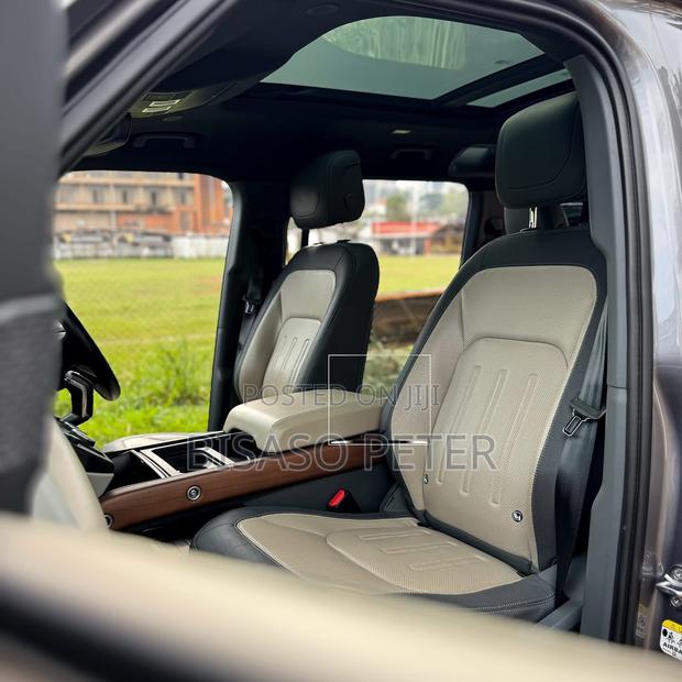 Land Rover Defender 2021 Gray