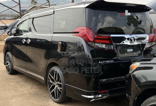 Toyota Alphard 2017 Black