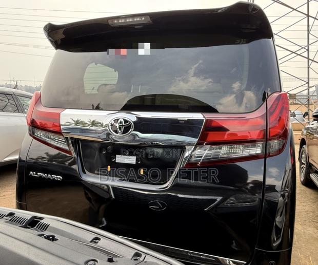 Toyota Alphard 2017 Black