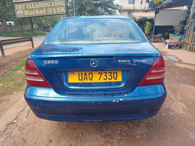 Mercedes-Benz C200 2004 Blue