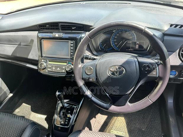 Toyota Corolla Fielder 1.5 Hybrid FWD 2017 Matt Black