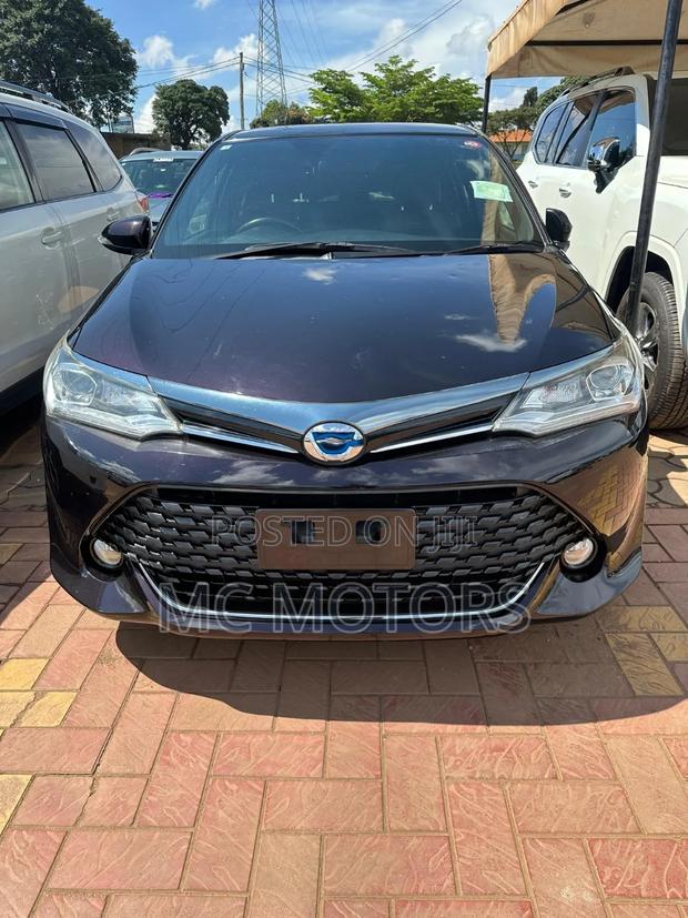 Toyota Corolla Fielder 1.5 Hybrid FWD 2017 Matt Black