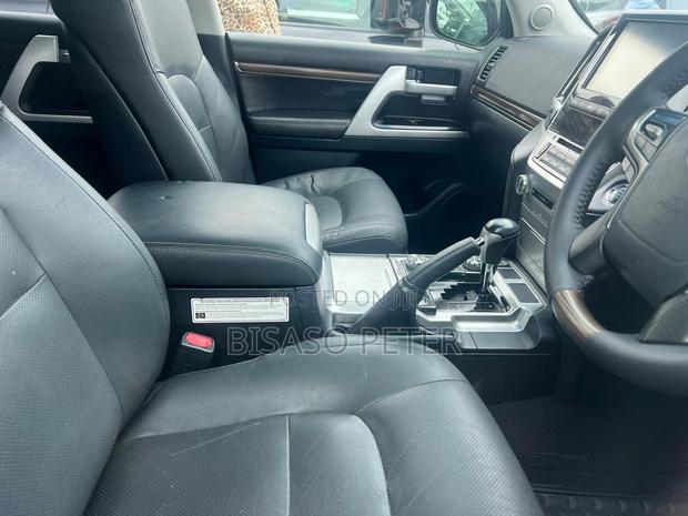 Toyota Land Cruiser 4.5 V8 TD 2020 White