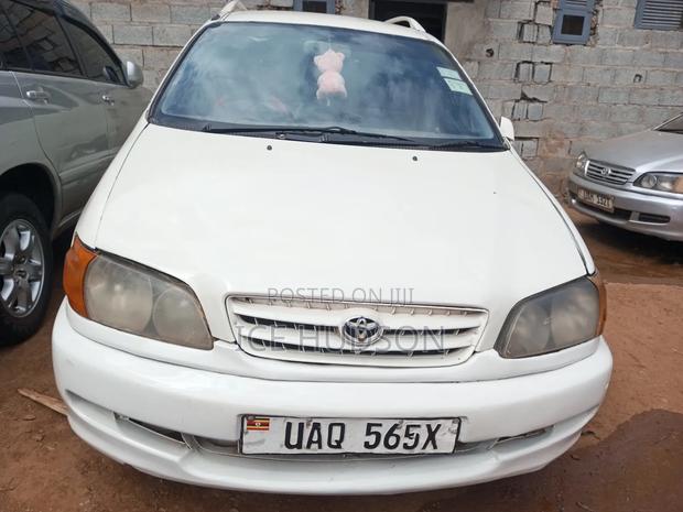 Toyota Ipsum 1999 Off white