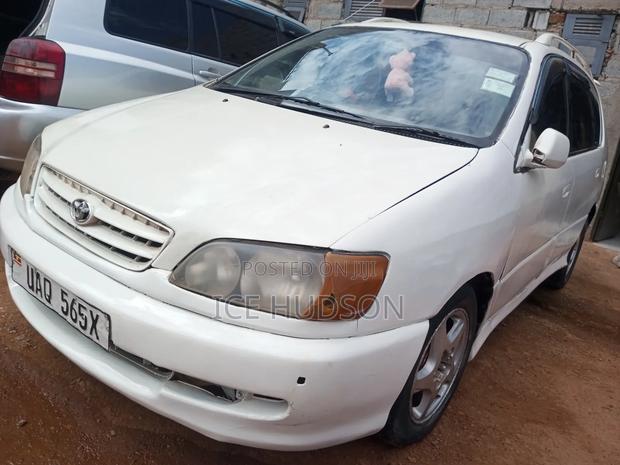 Toyota Ipsum 1999 Off white