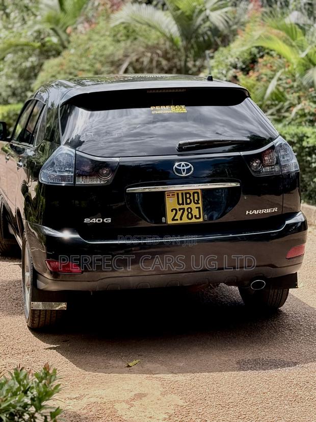 Toyota Harrier 2.4 2010 Black