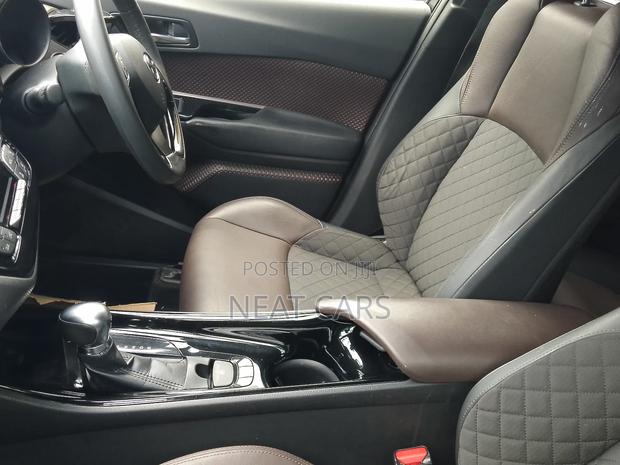 Toyota C-HR 2019 Silver