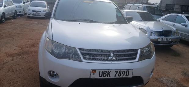 Mitsubishi Outlander 2010 White
