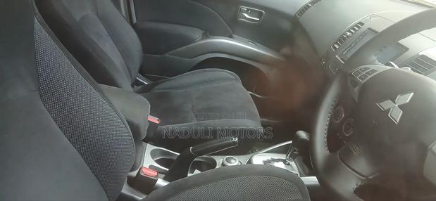 Mitsubishi Outlander 2010 White