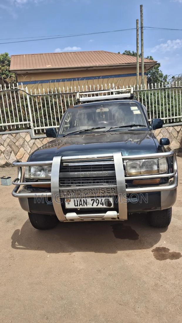 Toyota Land Cruiser 2000 Blue
