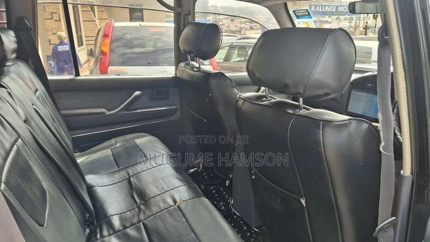 Toyota Land Cruiser 2000 Blue