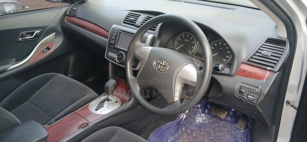 Toyota Premio 1.8 FWD 2011 Silver