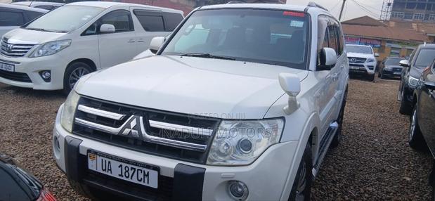 Mitsubishi Pajero 3.0 2011 White
