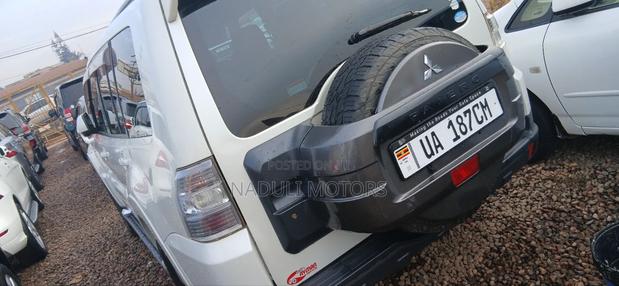 Mitsubishi Pajero 3.0 2011 White