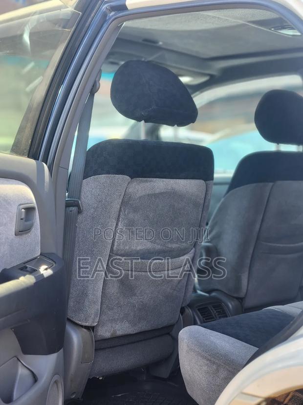 Toyota Harrier 2.2 16V 2002 White