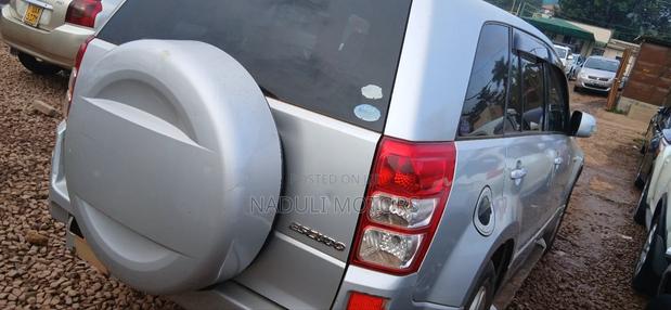 Suzuki Escudo 2009 Silver