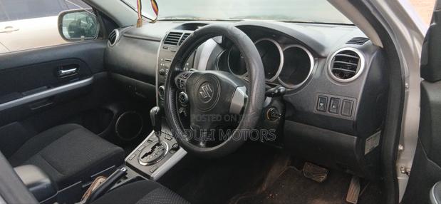 Suzuki Escudo 2009 Silver